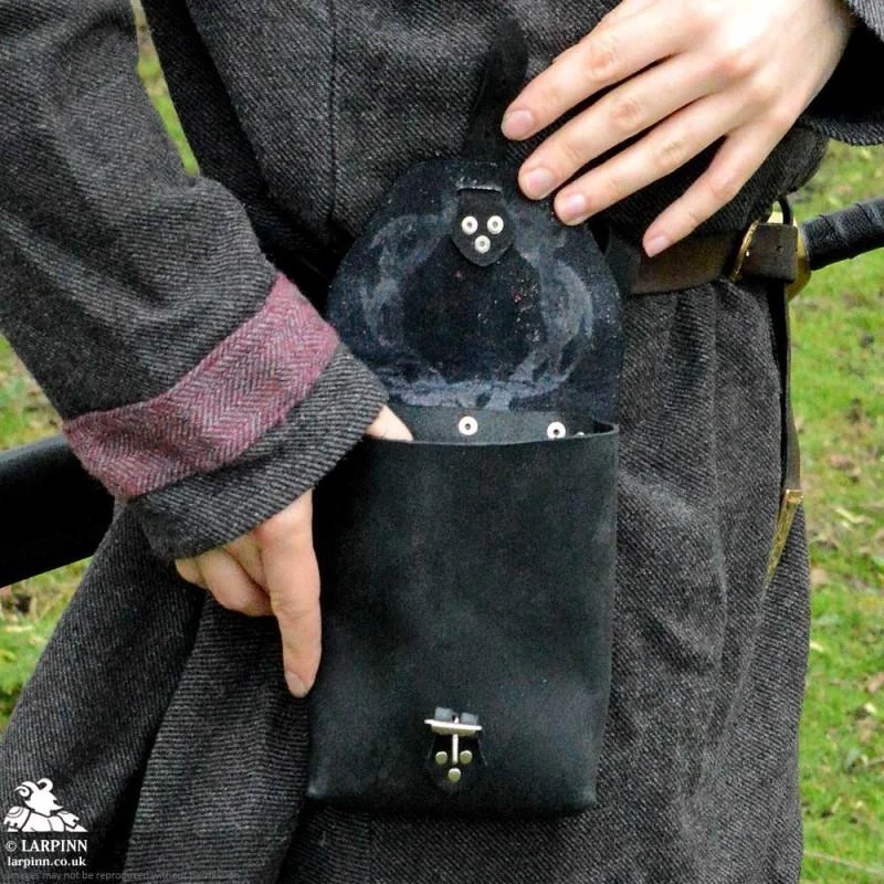 Corym Thorn A6 Leather Pouch - Black 4 Corym Thorn A6 Leather Pouch - Black - Image 2