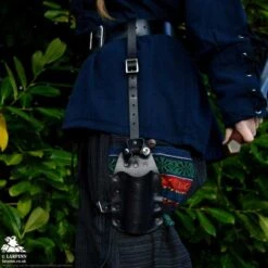 Earl Dagger Leg Scabbard - Black - With Handle Popper 13 Earl Dagger Leg Scabbard - Black - With Handle Popper -Larp Inn earl dagger leg scabbard black with handle popper 6