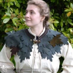 Keyleth Suede Leaf Mantle - Green -Larp Inn keyleth suede leaf mantle green 3